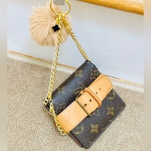 Louis Vuitton Porte Billets 6 Cartes, 2 Poignets “Ice Cream”